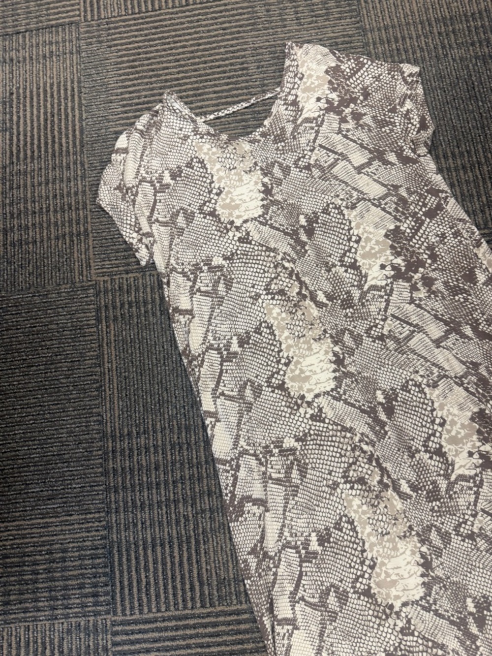 NWT LuLaRoe Macy Maxi Dress Cream Snake Print Sz M